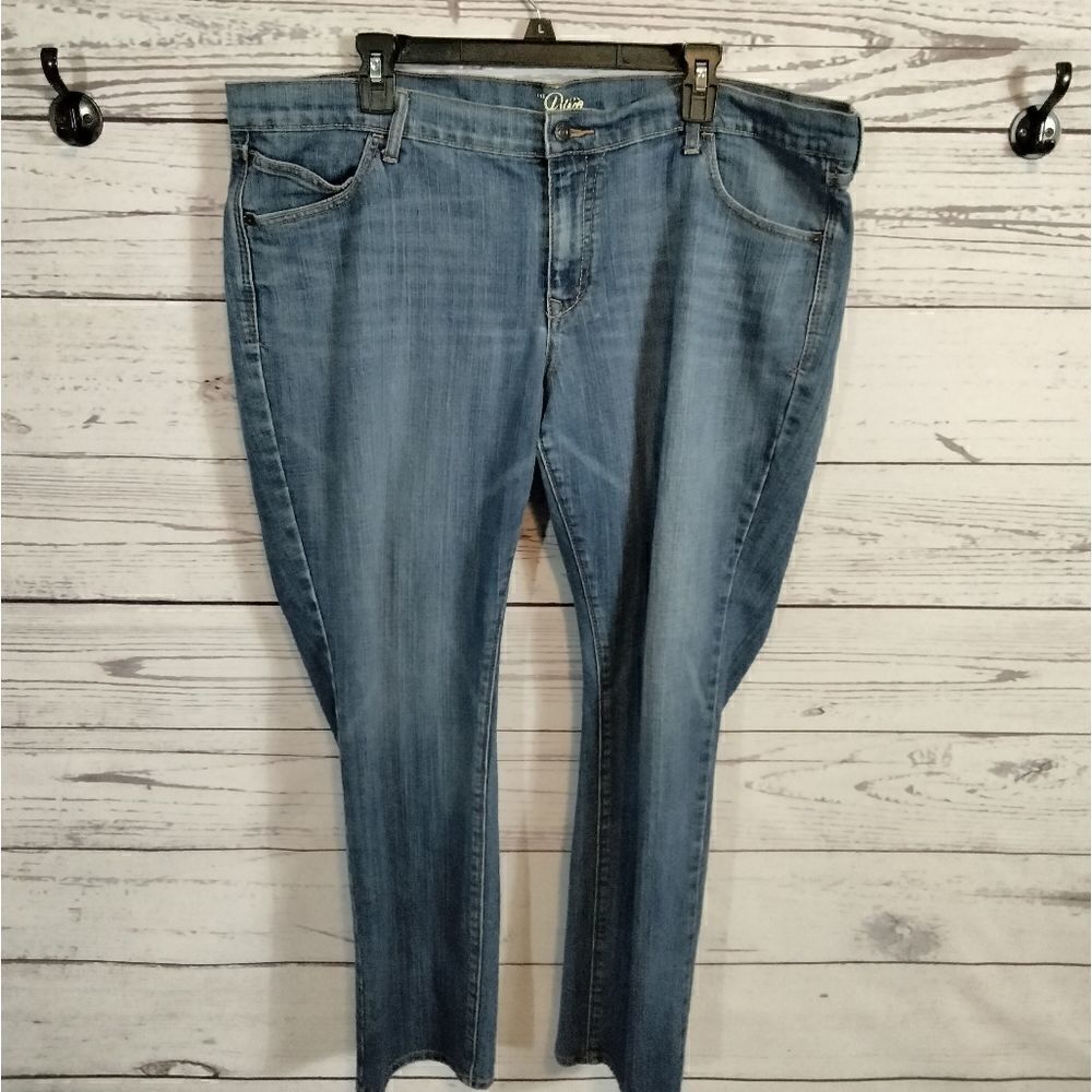 Pre-owned. "Diva ( old Navy) " woman's jeans 👖